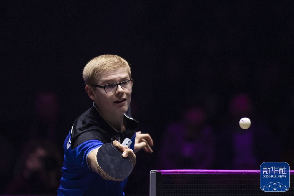 在院子里打 在院子里打