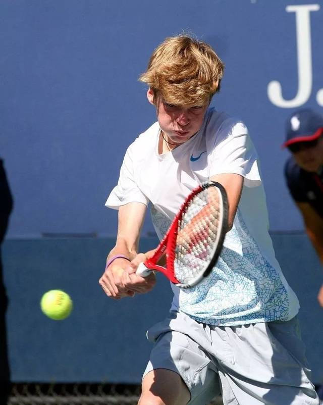 另一个表现 另一个表现