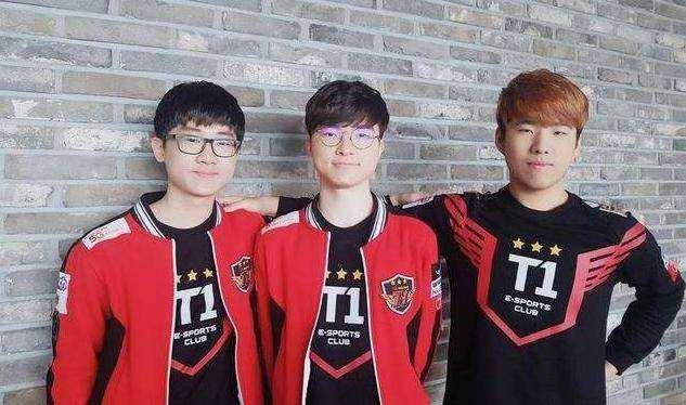 与锋线群的 与锋线群的